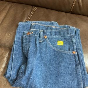 Men’s 35x34 wrangler jeans